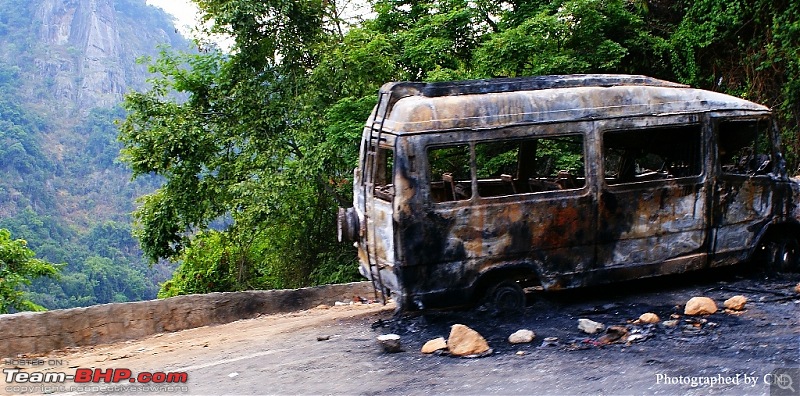 Accidents in India | Pics & Videos-burnt_vehicle.jpg