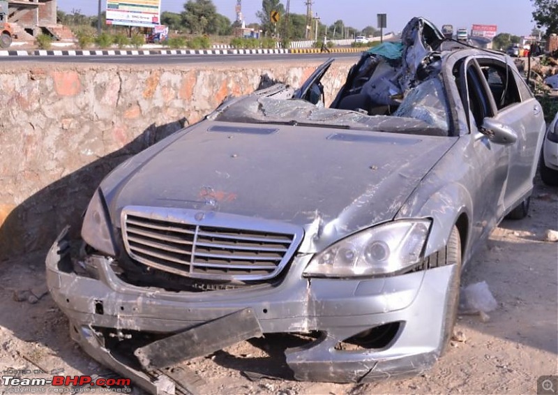 Mercedes S-Class Accident : Owner dead, Airbag doesn't activate and Court orders FIR-merc-s-class.jpg
