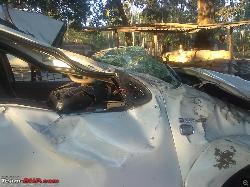 Toyota Fortuner crashes, Air bags did not deploy *EDIT* Another similar case Pg.7-271220111031.jpg