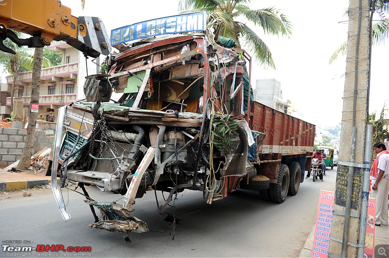 Accidents in India | Pics & Videos-lorry3.jpg