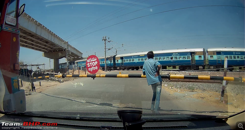 Bangalore - Mantralayam : Route Queries-1_gooty-level-crossing.png