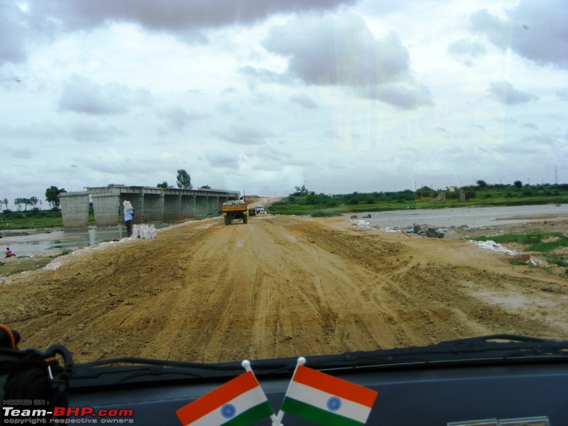 Road condition to Mantralayam (from Hyderabad)-dscf4512.jpg