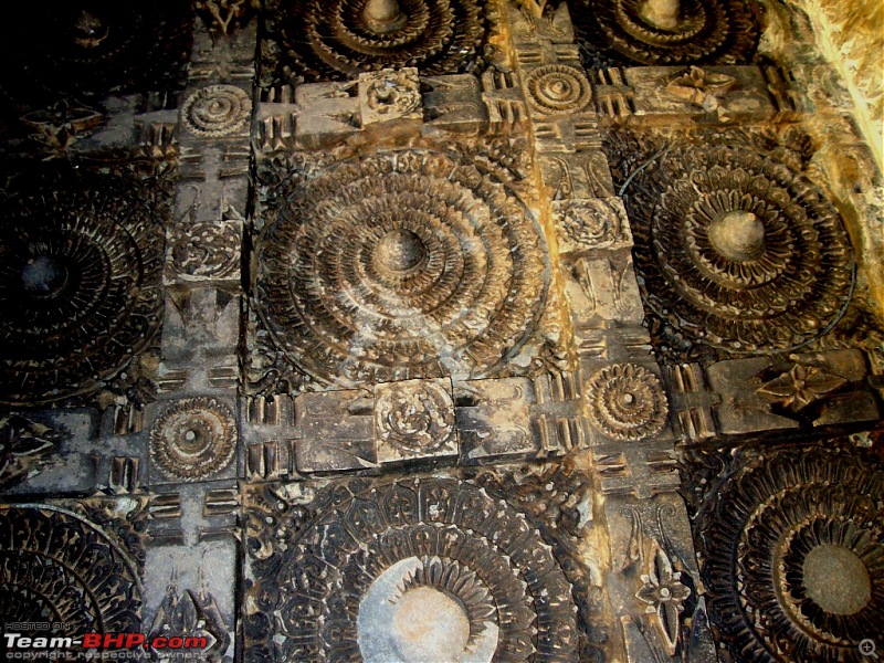 Around Jog-ceiling-belligave-temple.jpg