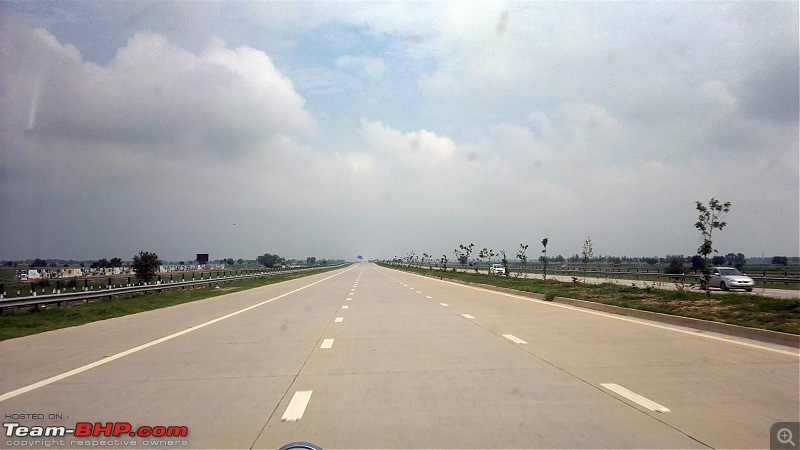 The Yamuna Expressway!-20120810201.jpg