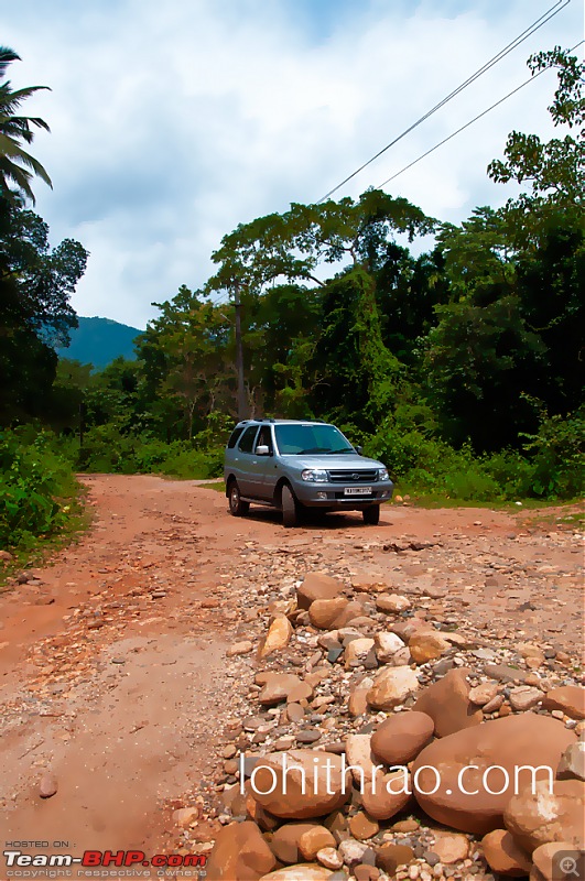 All Tata Safari Owners - Your SUV Pics here-safaripose.jpg