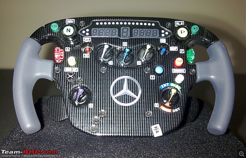 The Scale Model Thread-mclaren-mp426-steering-wheel.jpg