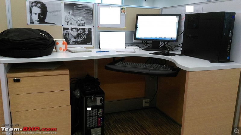 What does your office desk/workstation look like?-mainqimg59d1bbb660e3e467efe5a85af0ce35a1c.jpg