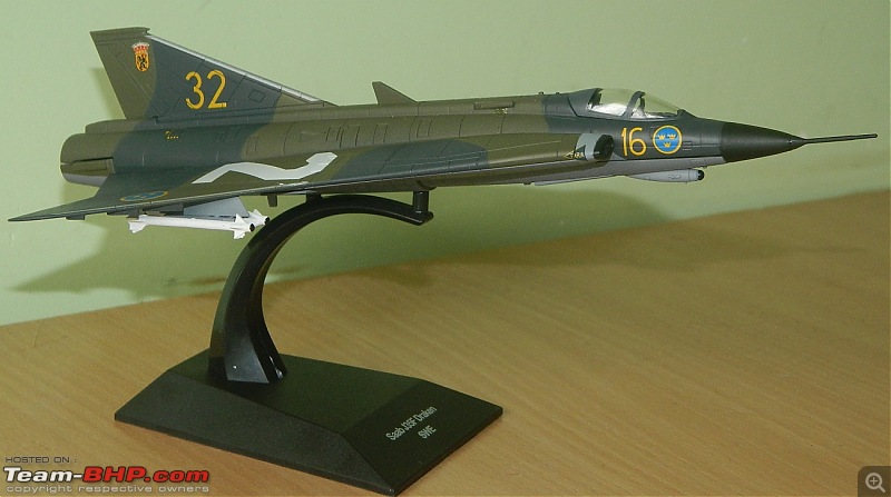 Scale Models - Aircraft, Battle Tanks & Ships-j35_7.jpg