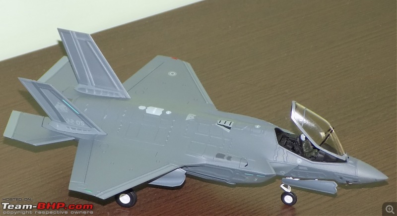 Scale Models - Aircraft, Battle Tanks & Ships-f35_11.jpg