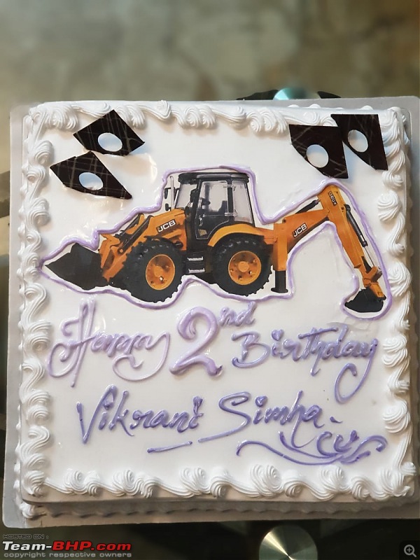 Birthday cakes with car & bike themes-whatsapp-image-20210218-12.29.48.jpeg