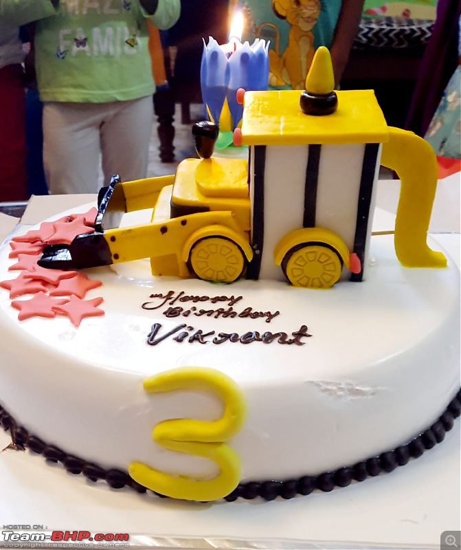 Birthday cakes with car & bike themes-whatsapp-image-20210218-12.16.23.jpeg