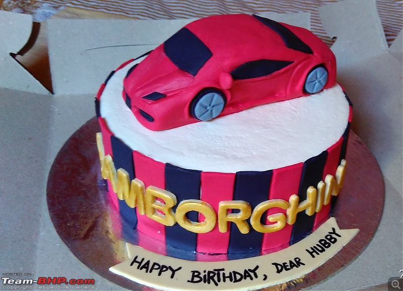 Birthday cakes with car & bike themes-lambo_cake.jpg
