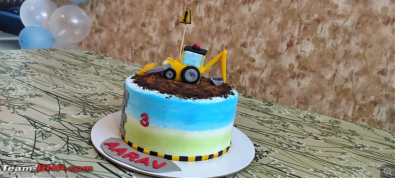 Birthday cakes with car & bike themes-img20210228125051.jpg