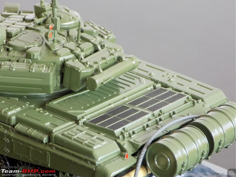 Scale Models - Aircraft, Battle Tanks & Ships-t90_11.jpg