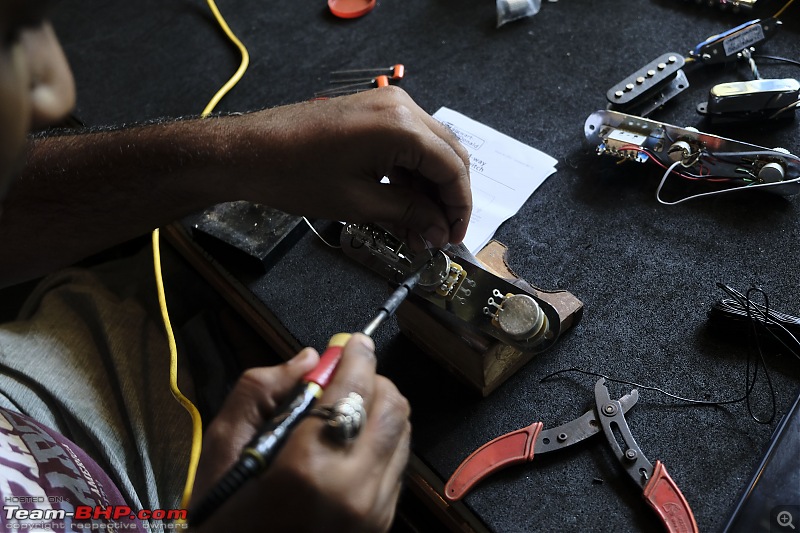 DIY: Upgrading parts on my electric guitar (Squier Telecaster)-10.control-panel-workingmin.jpg