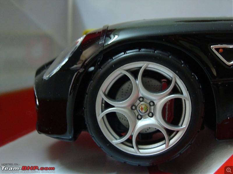 The Scale Model Thread-bburago-118-alfa-8c-competizione-wheel.jpg