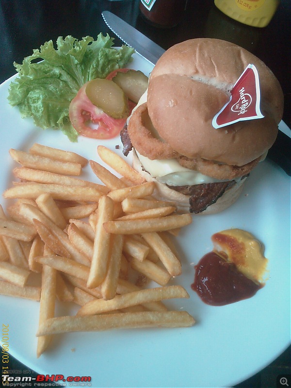 A Guide: Eating out in Hyderabad/Secunderabad/Cyberabad-hrc-legendry-10-oz-burger-bacon.jpg