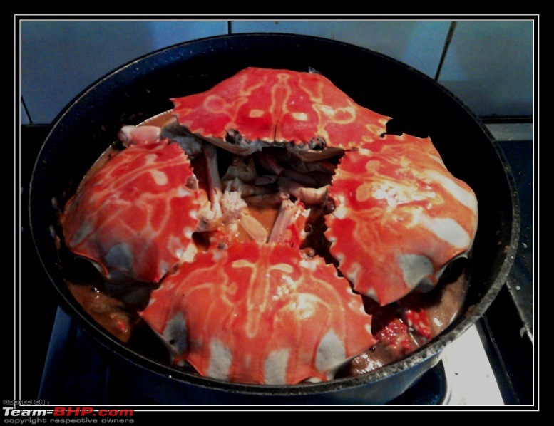 Recipes / Discussions on cooking from Team-BHP Master Chefs-crab_cooking.jpg