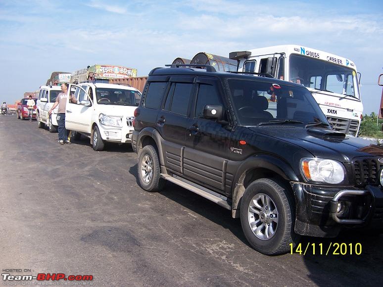 All T-BHP Scorpio Owners with Pics of their SUV-13-traffic-jam-towards-indapur.jpg