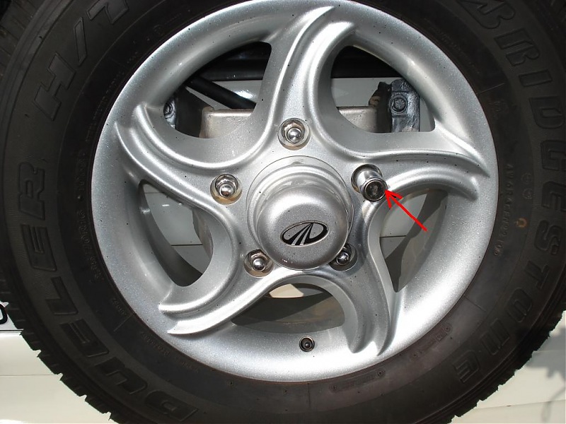 All T-BHP Scorpio Owners with Pics of their SUV-spare-wheel-lock.jpg