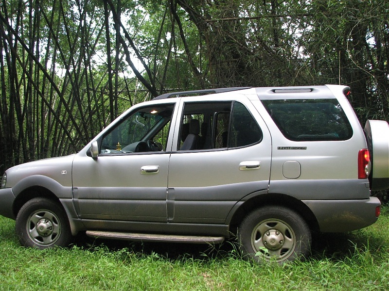 All Tata Safari Owners - Your SUV Pics here-img_1166.jpg