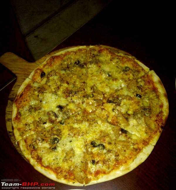 A Guide: Eating out in Hyderabad/Secunderabad/Cyberabad-poultry-pizza.jpg