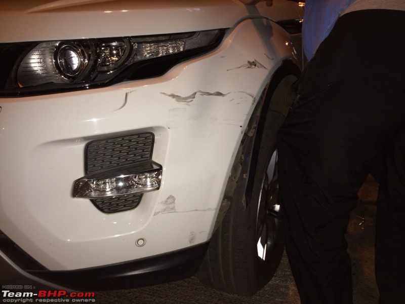 What happens when a biker hits a Range Rover Evoque-image2491045335.jpg