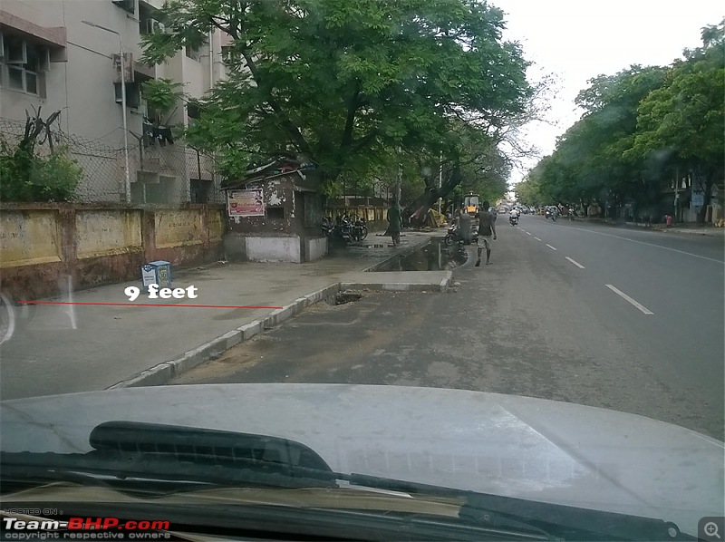 Traffic and life on the roads in Chennai-besantnagarpavement.jpg