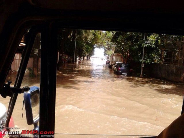 Mumbai Traffic-imageuploadedbyteambhp1402605464.474673.jpg