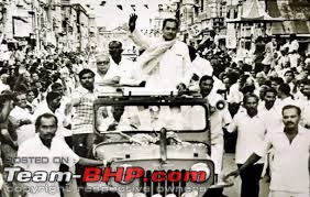 Rajiv Gandhi's maroon SUV / Jeep ...-rajiv6.jpg