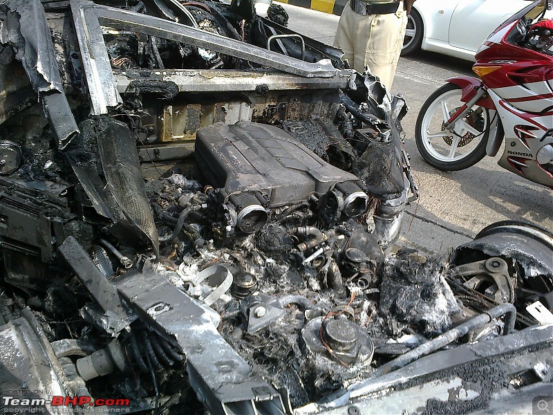 Audi R8 catches fire in Mumbai! EDIT: A few more - page 9-270120132897.jpg