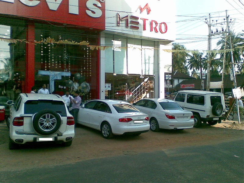 Supercars & Imports : Kerala-12012009003.jpg