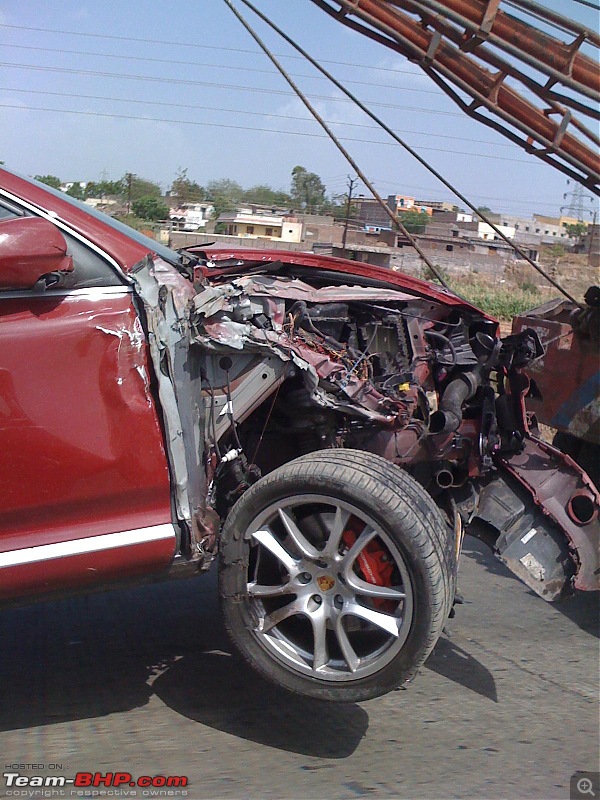 Supercar & Import Crashes in India-cayenne3.jpg