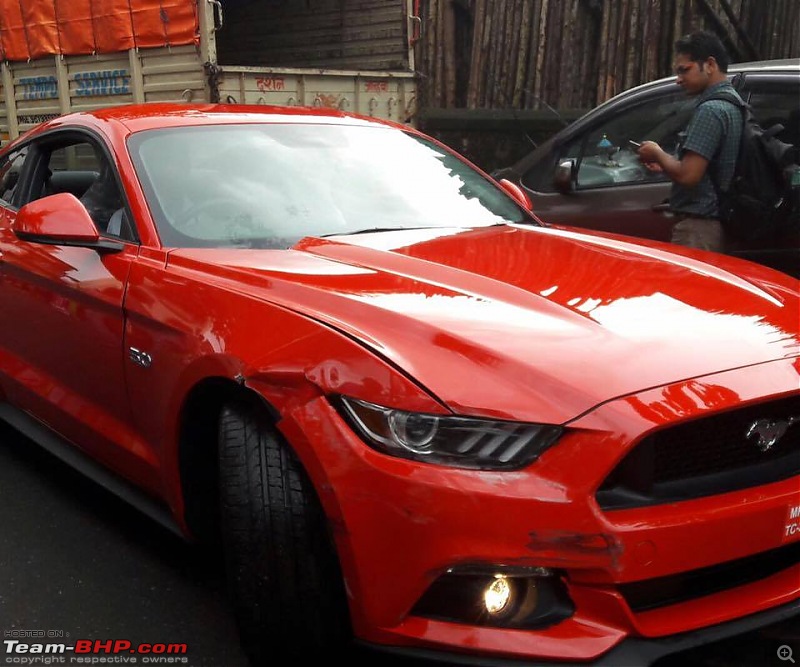 Supercar & Import Crashes in India-fordmustangcrash.jpg