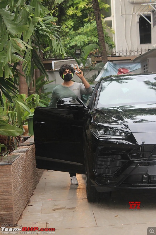Bollywood Stars and their Cars-kartikaaryanspottedatjuhugallery10.jpg