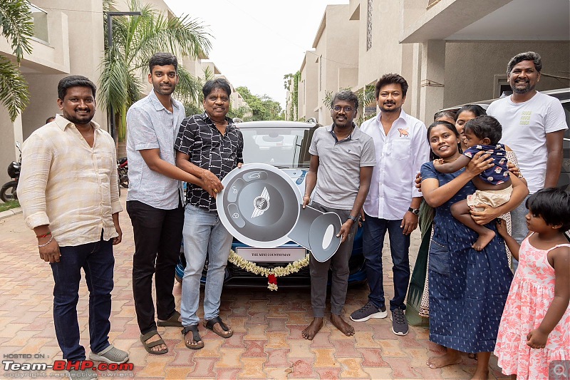 South Indian Movie stars and their cars-f0abrdhamaefnd4.jpg