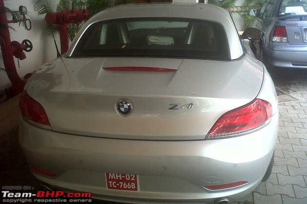 Bollywood Stars and their Cars-bmwz4shobha.jpg