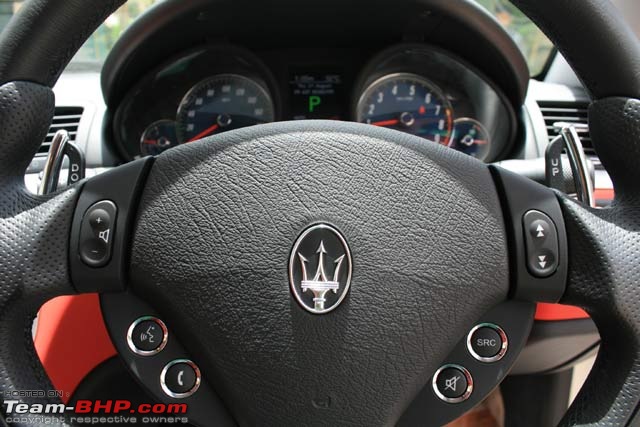 Driving Impression: Maserati Granturismo-steering.jpg