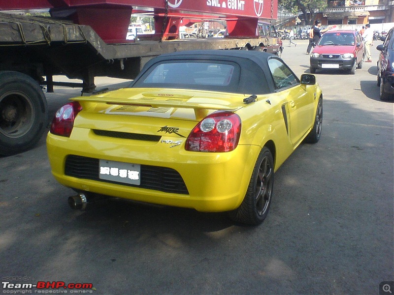 Red Porsche Carrera GT in Mumbai. EDIT: Silver one visiting as well...-dsc01096.jpg