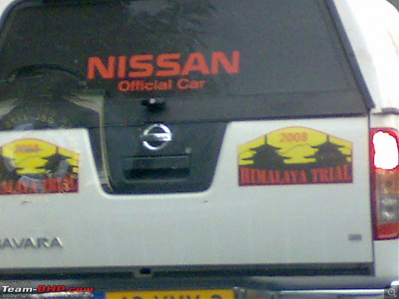 Mercedes Vito & Nissan Navara in Noida-10112008814.jpg