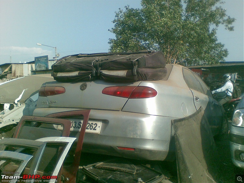 Alfa Romeo 166 spotted in Mumbai!-29092011001.jpg