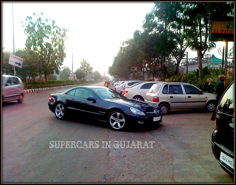Supercars & Imports : Gujarat-sl500.jpg