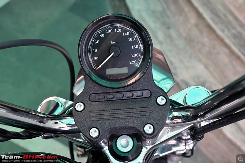 Harley Davidson Superlow XL883L - The Comprehensive Review-27_instrument-cluster.jpg