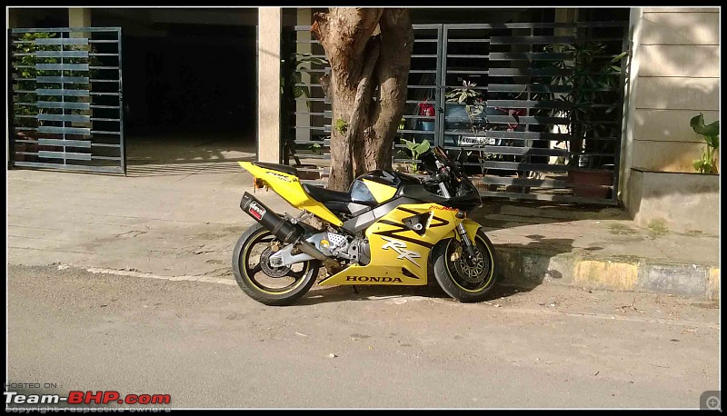 Superbikes spotted in India-cbr954rr_small.jpg