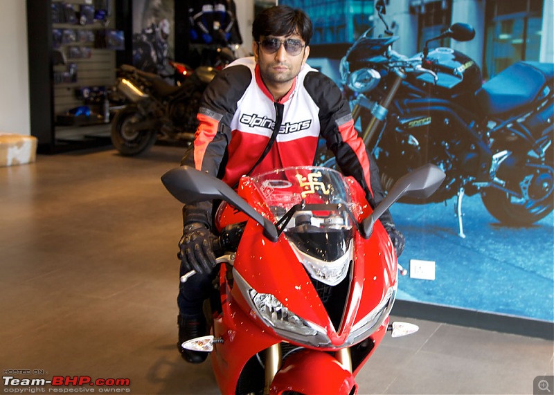 Triumph Daytona 675 flies in! Welcome home, Ravensoul-meondaytona.jpg