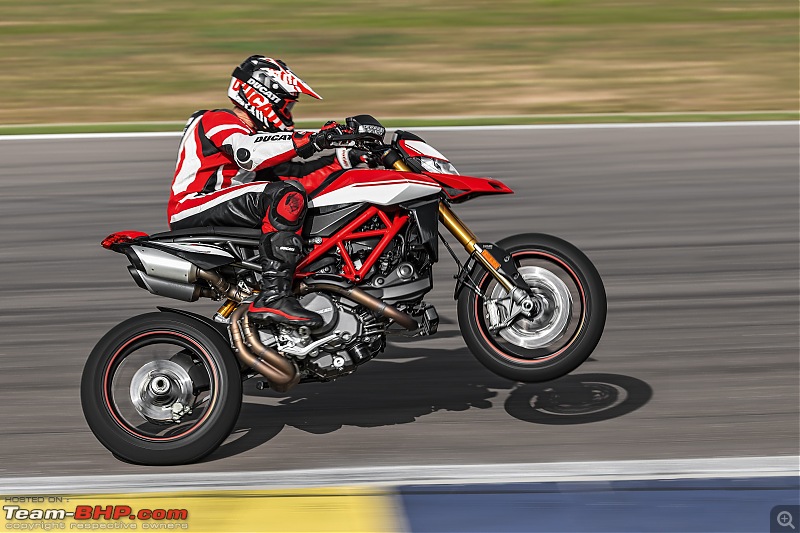 Ducati unveils Hypermotard 950 ahead of EICMA 2018-messageeditor2f154111367361316_hypermotard950sp_action_34.jpg