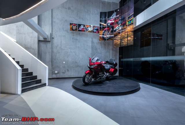 HMSI launches Honda Big Wing - Honda's premium bike dealerships-hondabigwingshowroomproductdisplay001.jpg