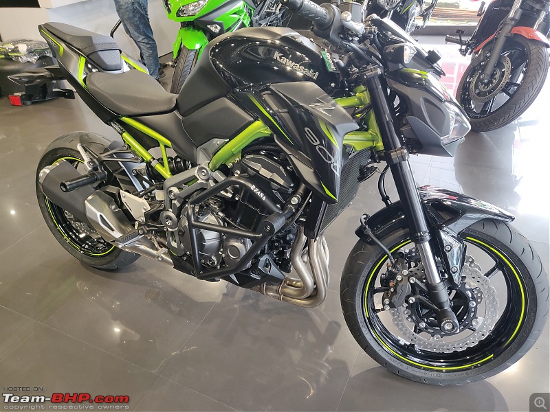 The Kawasaki Z900 comes home : My Black Hornet-z-900-showroom-look-2.jpg