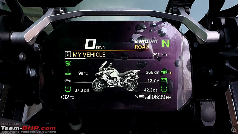 BMW R1250GS Adventure Pro MY2020 - Style HP - The Comprehensive Review-304-tft-display-my-vehicle-main-screen.jpg