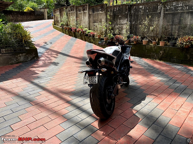 Review: My Yamaha R1 (WGP 50th Anniversary Edition)-img_1438.jpg